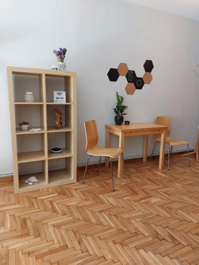 Christina-Anna Athens City Center Walking Distance To Everywhere And Acropolis, In One Of The Most Favorable Locations By National Gardens And Zoo, Hellenic Parliament In Syntagma And Stylish Exquisite Kolonaki Cozy Renovated Apartment Buitenkant foto