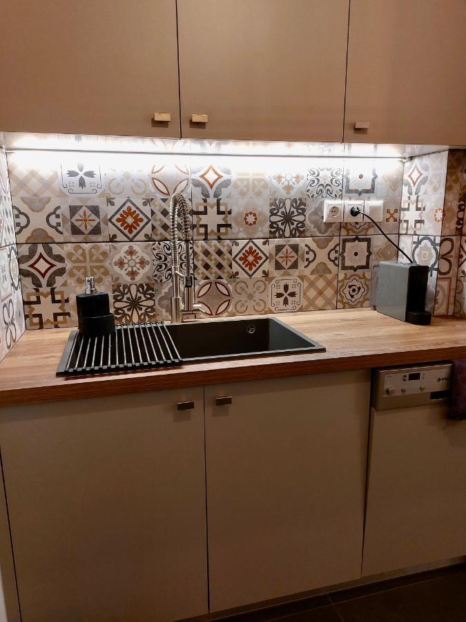 Christina-Anna Athens City Center Walking Distance To Everywhere And Acropolis, In One Of The Most Favorable Locations By National Gardens And Zoo, Hellenic Parliament In Syntagma And Stylish Exquisite Kolonaki Cozy Renovated Apartment Buitenkant foto