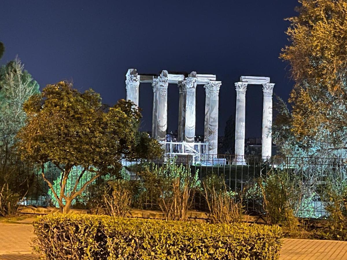 Christina-Anna Athens City Center Walking Distance To Everywhere And Acropolis, In One Of The Most Favorable Locations By National Gardens And Zoo, Hellenic Parliament In Syntagma And Stylish Exquisite Kolonaki Cozy Renovated Apartment Buitenkant foto