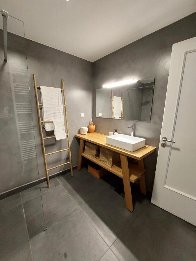 Christina-Anna Athens City Center Walking Distance To Everywhere And Acropolis, In One Of The Most Favorable Locations By National Gardens And Zoo, Hellenic Parliament In Syntagma And Stylish Exquisite Kolonaki Cozy Renovated Apartment Buitenkant foto